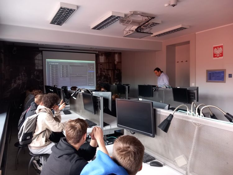 Klasa 2P uczyła się elektroniki na Politechnice Śląskiej