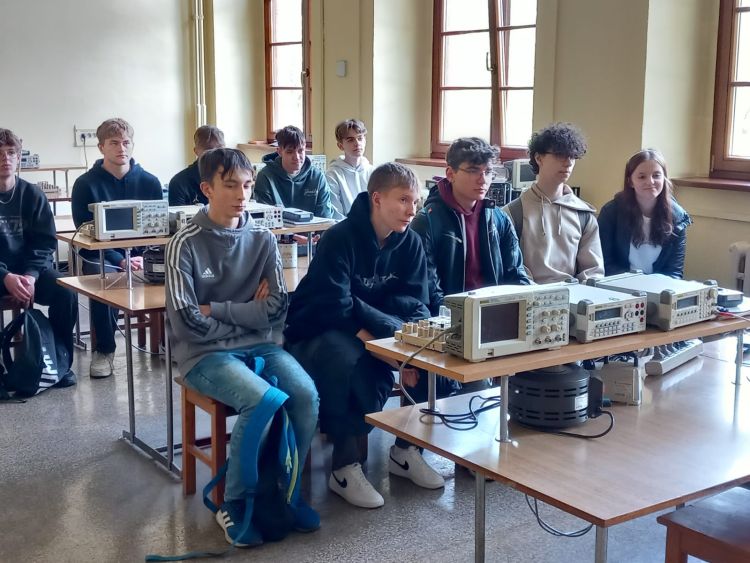 Klasa 2P uczyła się elektroniki na Politechnice Śląskiej